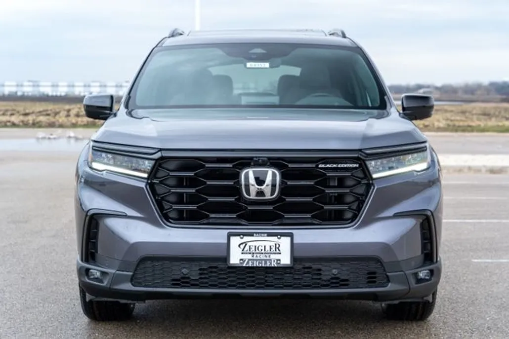 2025 Honda Pilot Black Edition photo 1