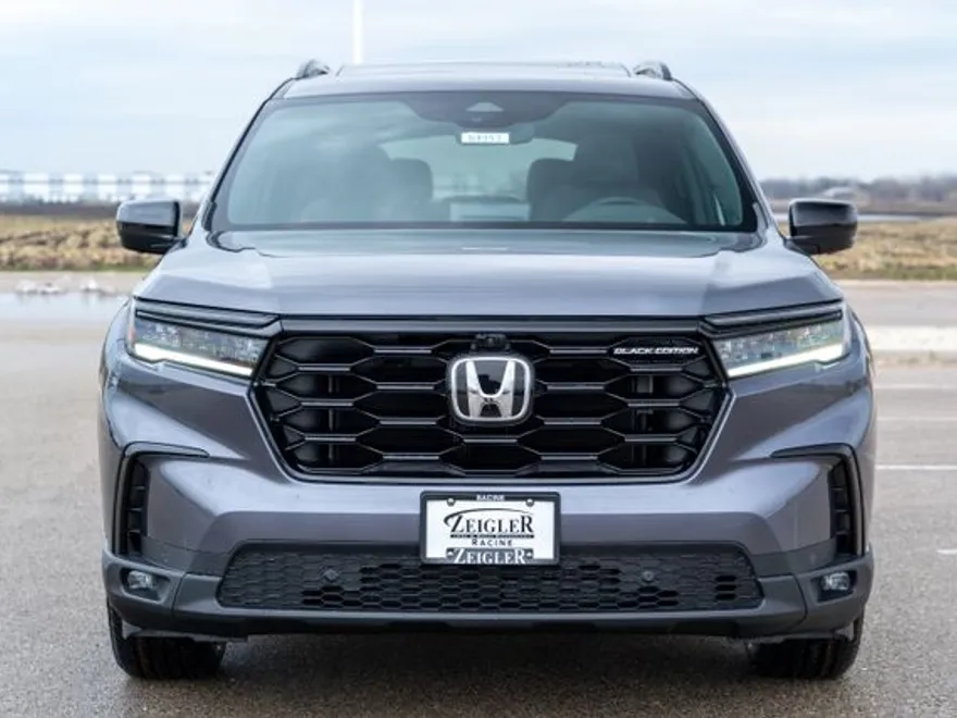 2025 Honda Pilot Black Edition photo 1