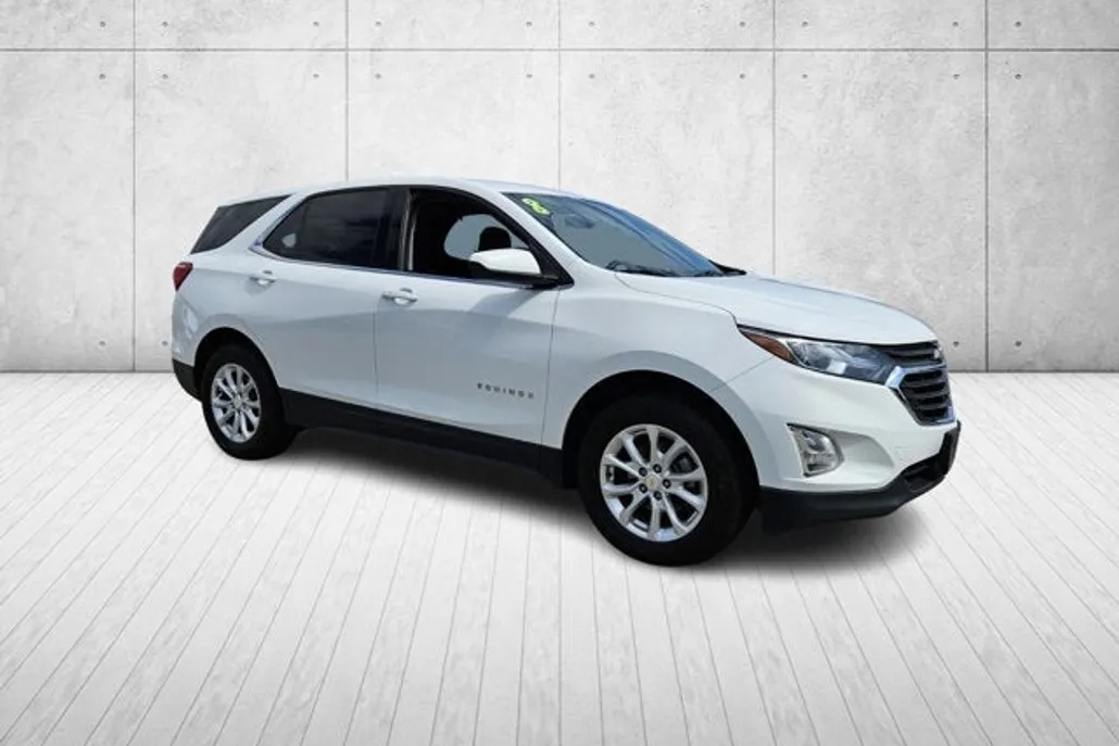 2018 Chevrolet Equinox LT photo 1