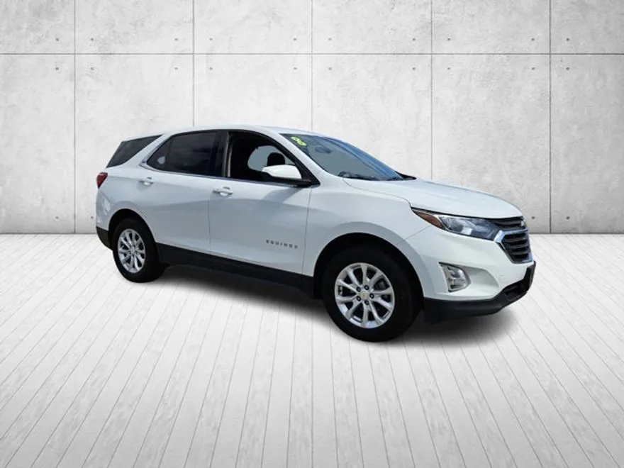 2018 Chevrolet Equinox LT photo 1