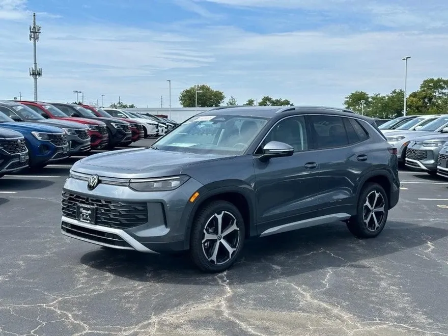 2025 Volkswagen Tiguan SE photo 1