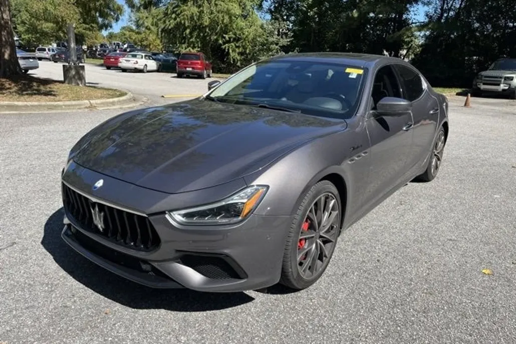 2023 Maserati Ghibli Modena Q4 photo 1