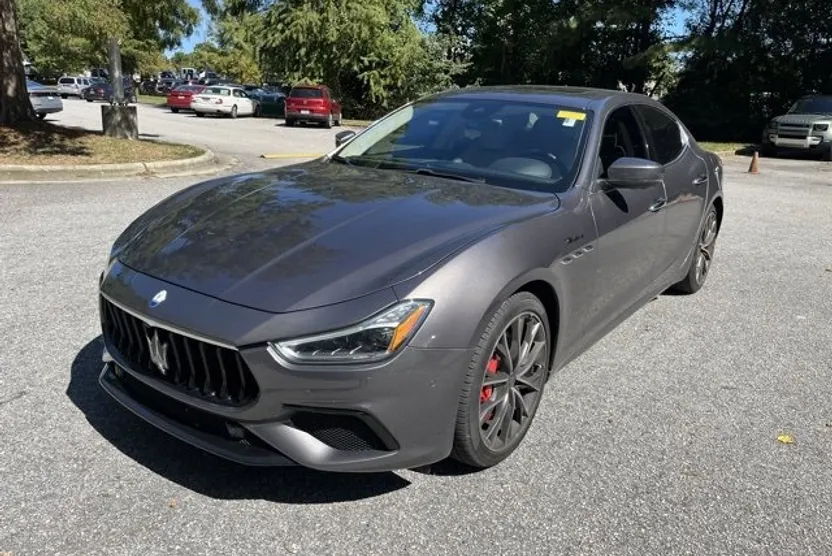 2023 Maserati Ghibli Modena Q4 photo 1