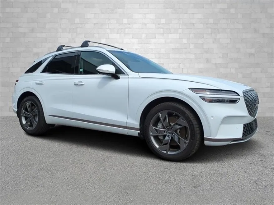 2024 Genesis Electrified GV70 Advanced photo 1