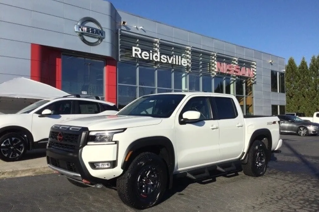 2025 Nissan Frontier PRO-4X photo 1