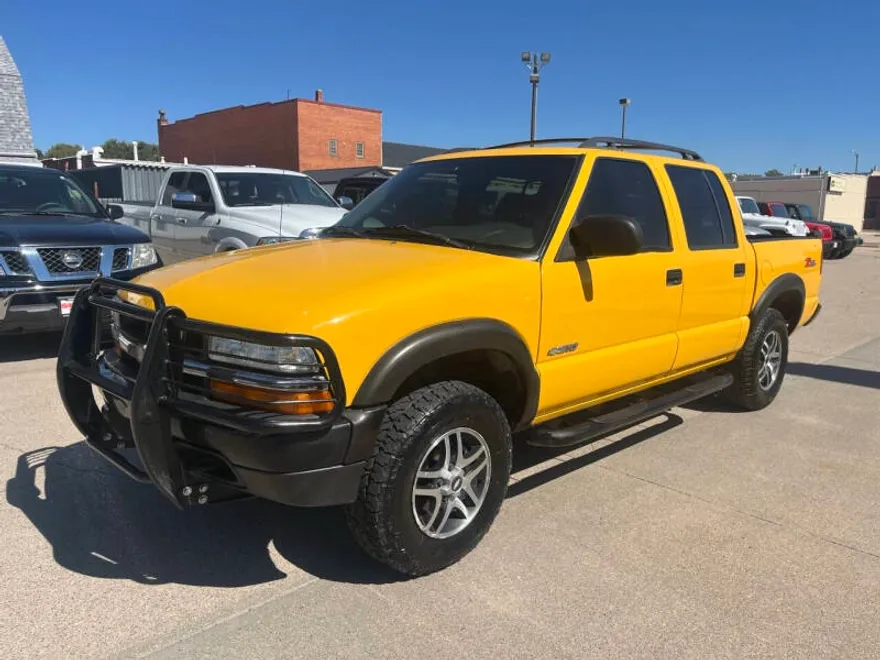 2003 Chevrolet S-10 Pickup photo 1