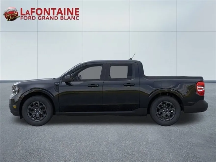 2025 Ford Maverick XLT photo 1