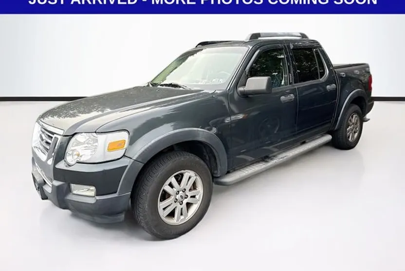 2010 Ford Explorer Sport Trac XLT photo 1