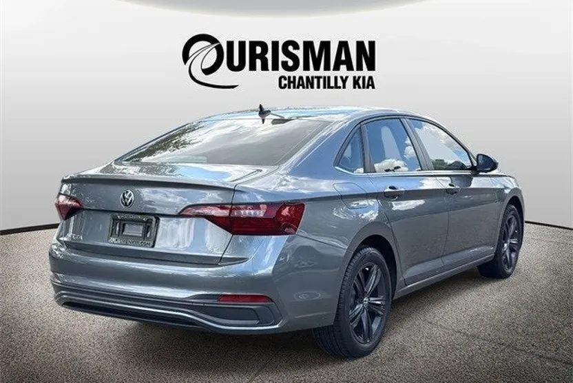 2022 Volkswagen Jetta 1.5T SE photo 1