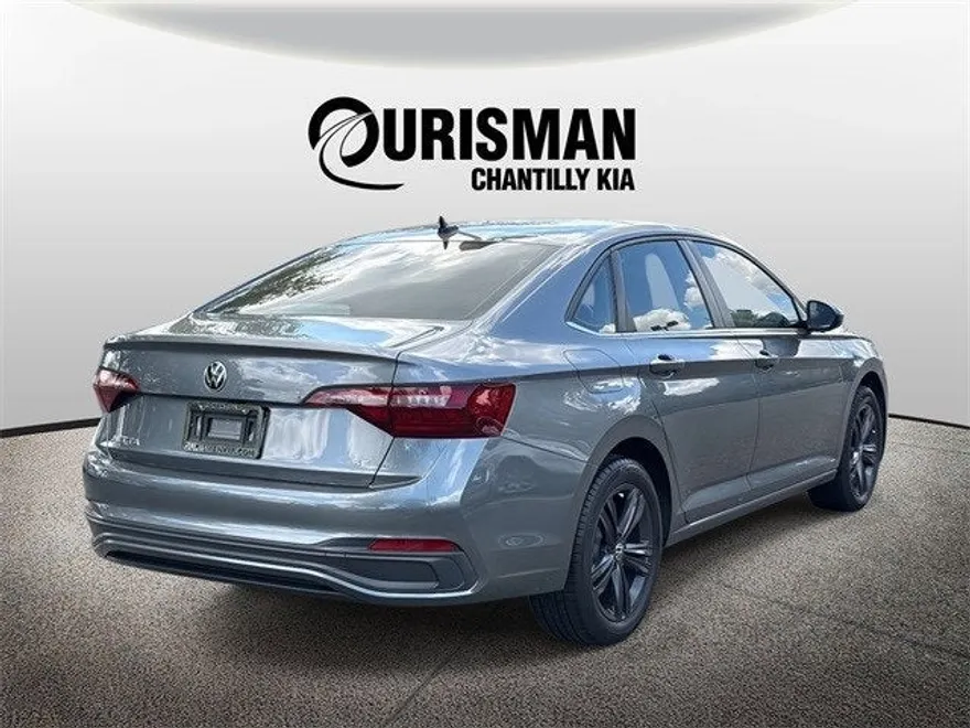 2022 Volkswagen Jetta 1.5T SE photo 1