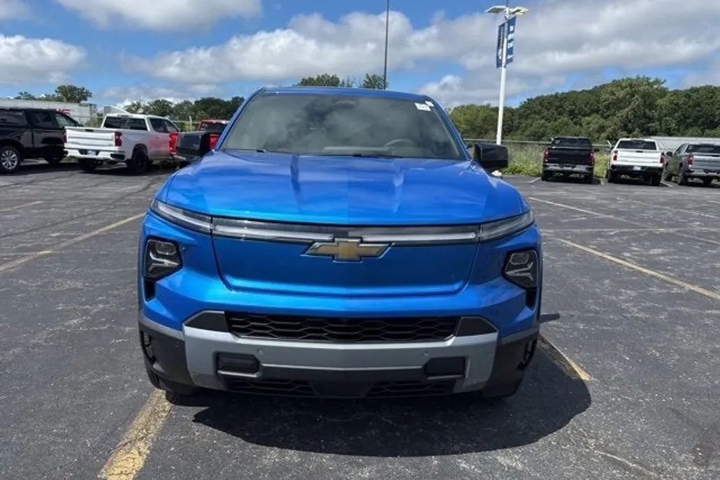 2026 Chevrolet Silverado EV LT photo 1