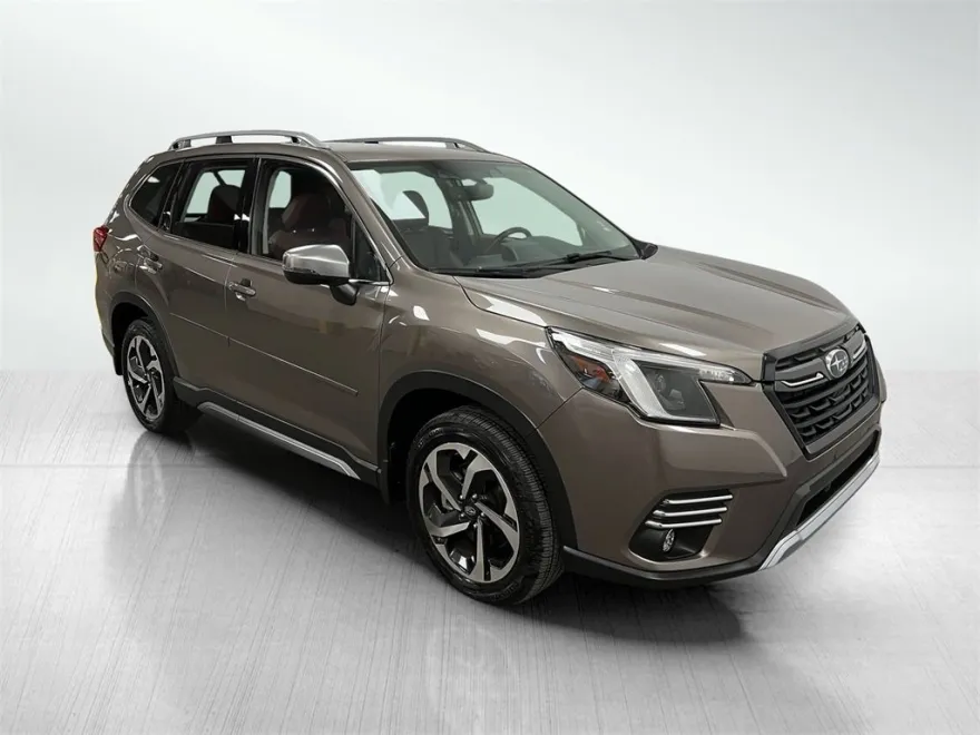 2023 Subaru Forester Touring photo 1