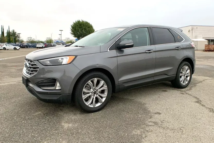 2024 Ford Edge Titanium photo 1