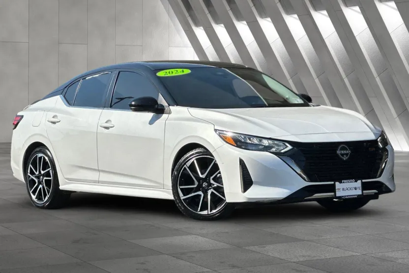 2024 Nissan Sentra SR photo 1