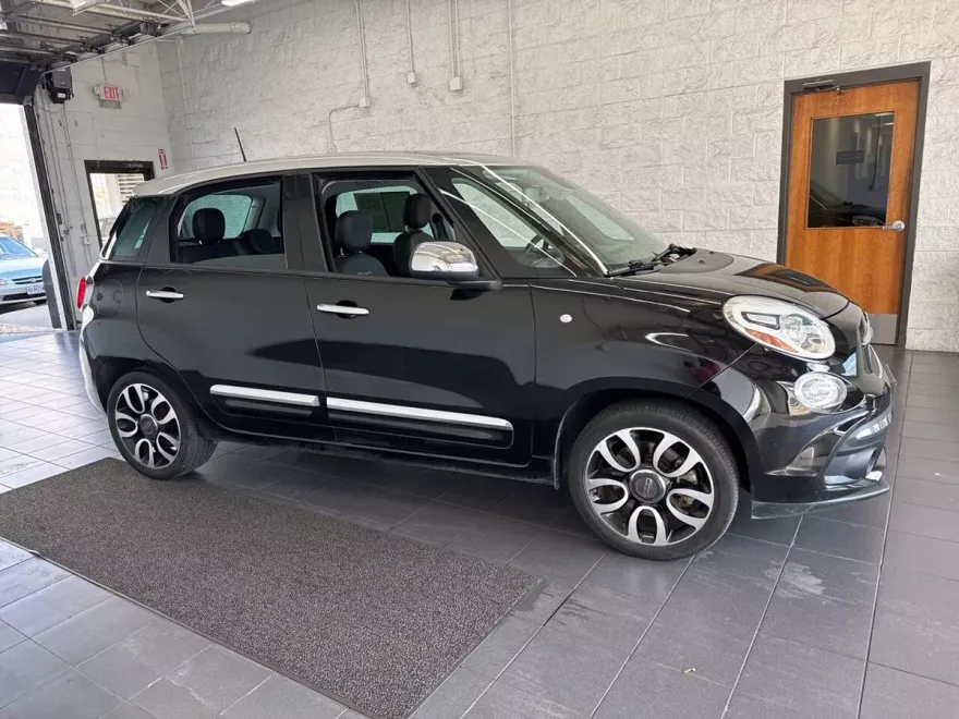 2019 Fiat 500L Lounge photo 1