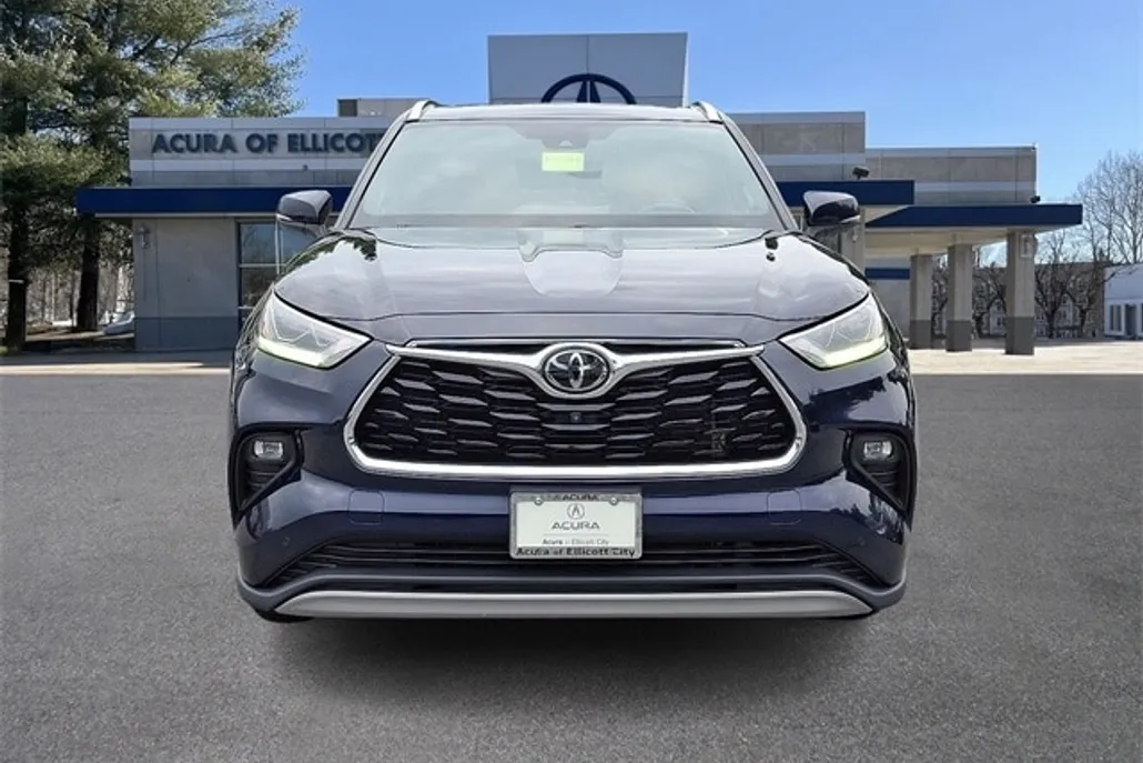 2022 Toyota Highlander Platinum photo 1