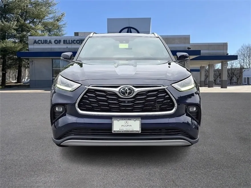 2022 Toyota Highlander Platinum photo 1