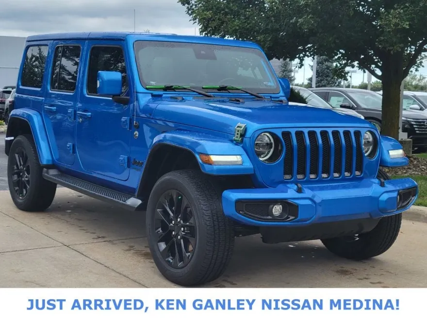 2022 Jeep Wrangler Unlimited Sahara High Altitude photo 1