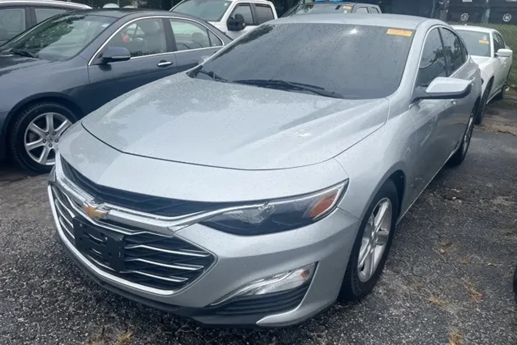 2020 Chevrolet Malibu LS photo 1