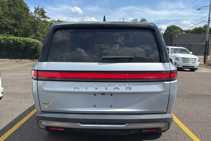 2024 Rivian R1S Adventure photo 1