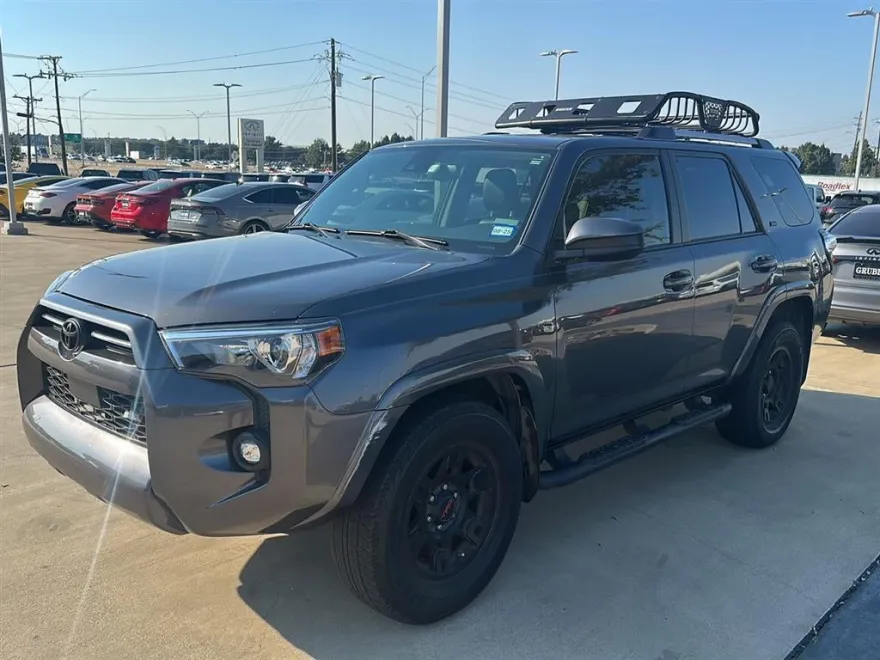 2021 Toyota 4Runner SR5 photo 1