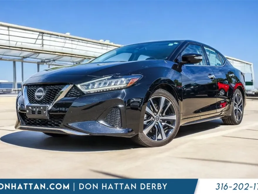 2023 Nissan Maxima SV photo 1
