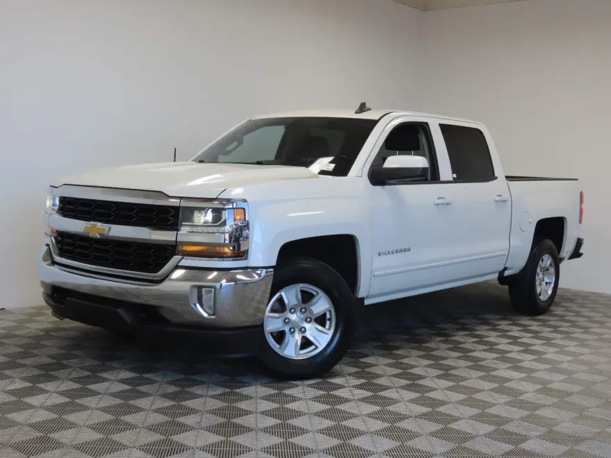 2017 Chevrolet Silverado 1500 LT photo 1