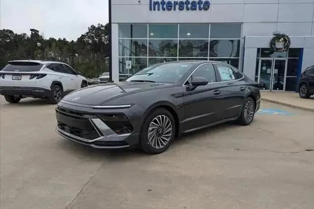 2025 Hyundai Sonata Hybrid Limited photo 1