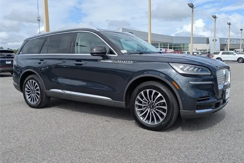 2022 Lincoln Aviator Reserve photo 1