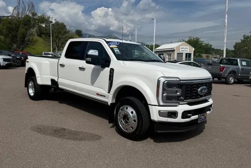 2024 Ford F-450 photo 1