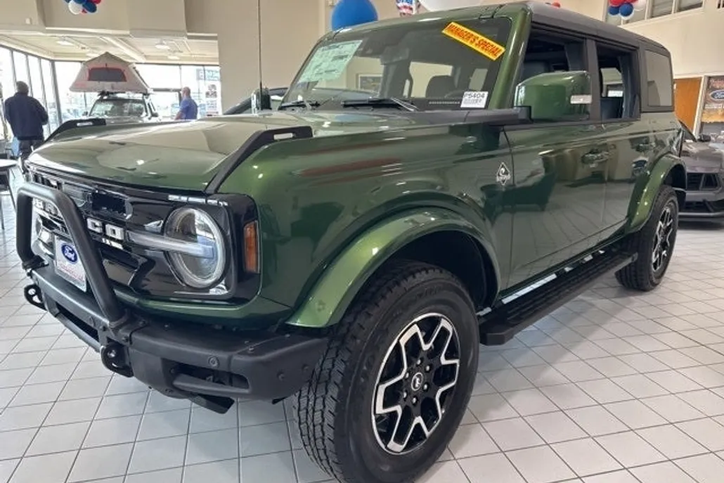 2024 Ford Bronco Outer Banks photo 1