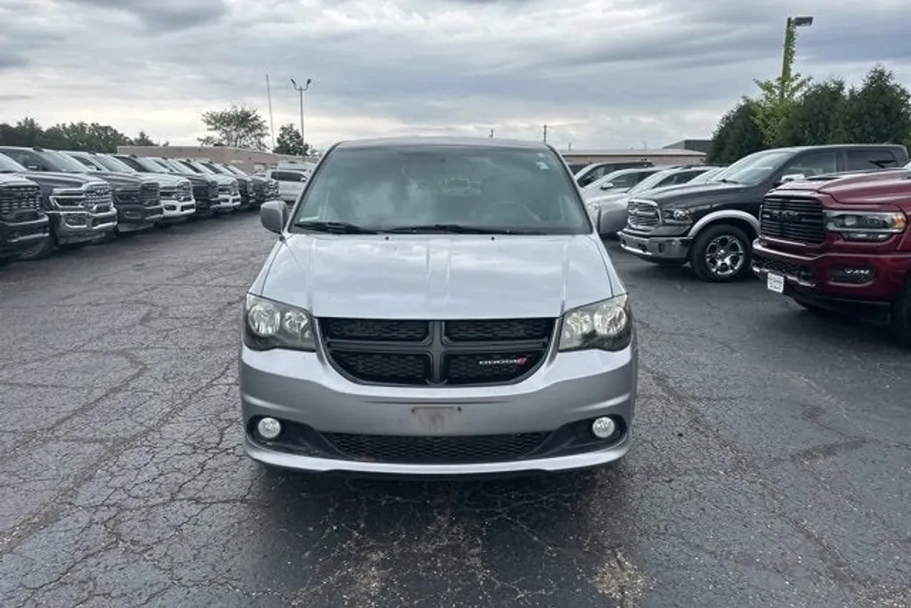 2014 Dodge Grand Caravan SXT photo 1