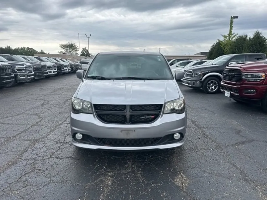 2014 Dodge Grand Caravan SXT photo 1