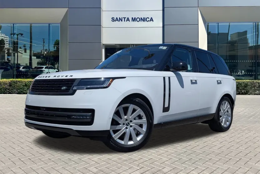 2023 Land Rover Range Rover SE photo 1