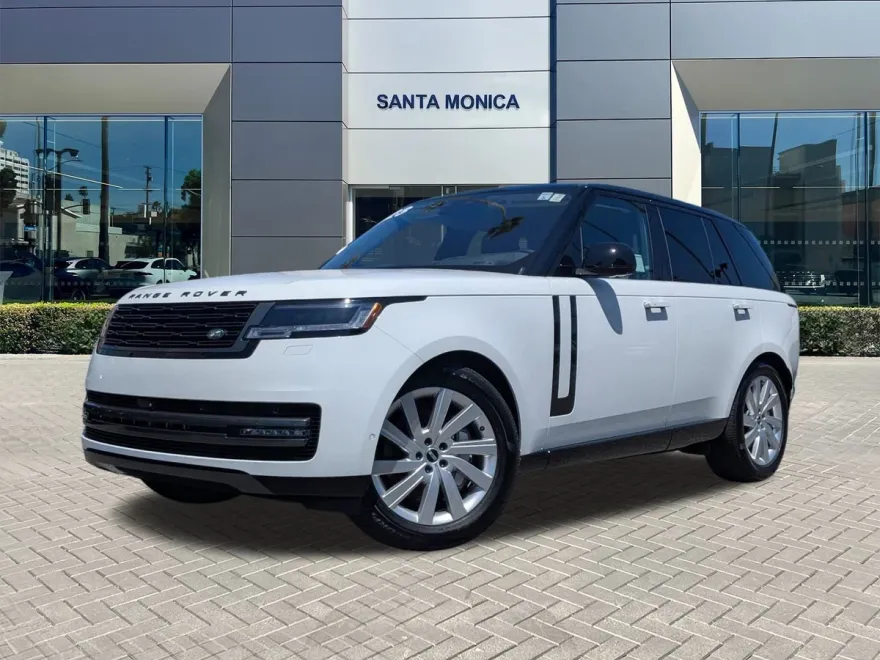 2023 Land Rover Range Rover SE photo 1