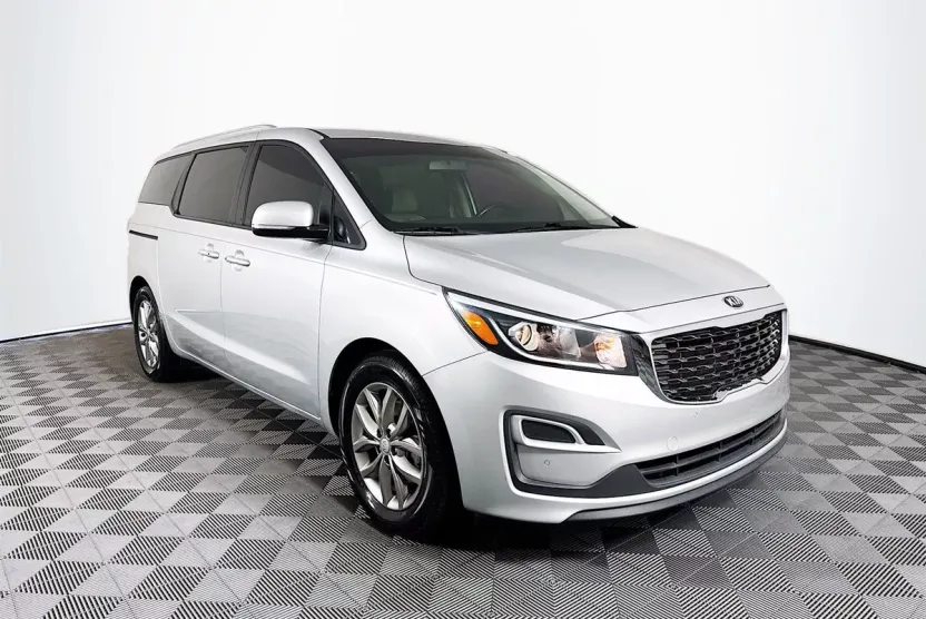 2021 Kia Sedona EX photo 1