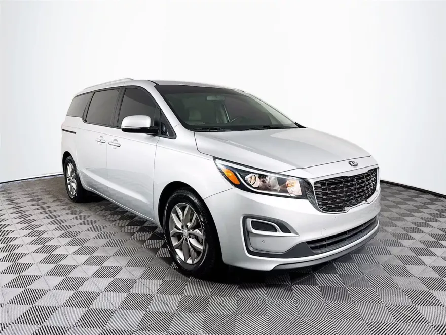 2021 Kia Sedona EX photo 1