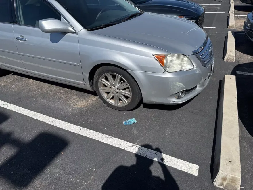 2008 Toyota Avalon Limited photo 1