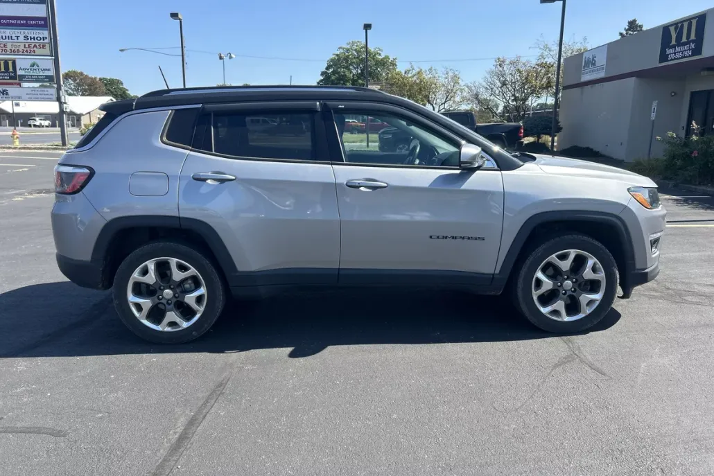 2018 Jeep Compass Limited photo 1