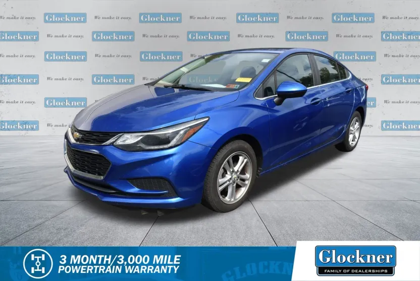 2017 Chevrolet Cruze LT photo 1