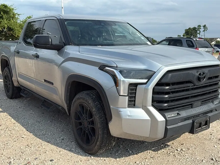 2023 Toyota Tundra SR5 photo 1