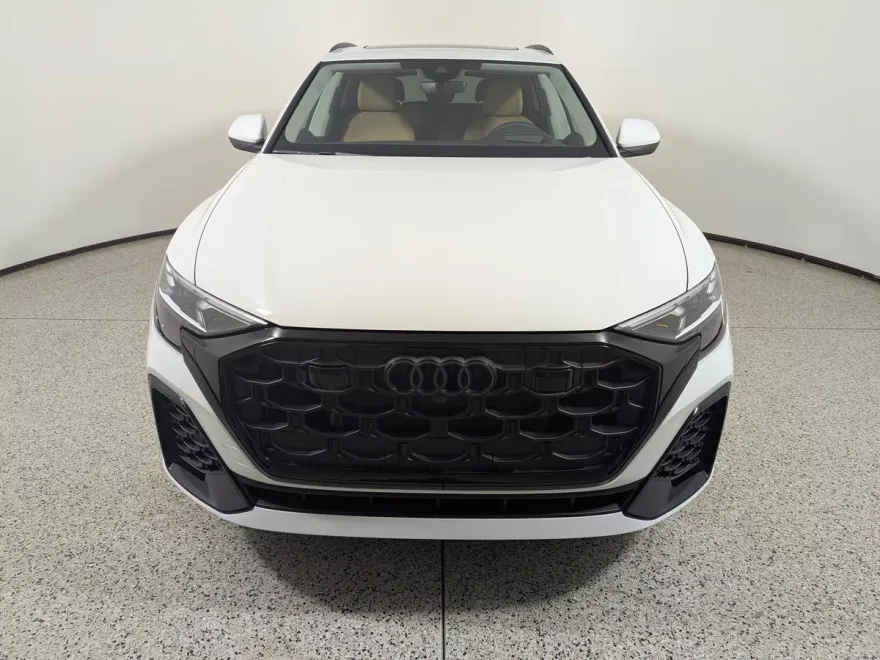 2025 Audi Q8 55 Prestige photo 1