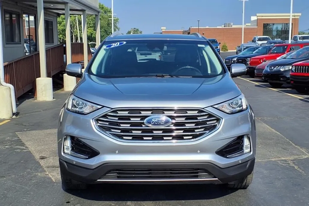 2020 Ford Edge Titanium photo 1