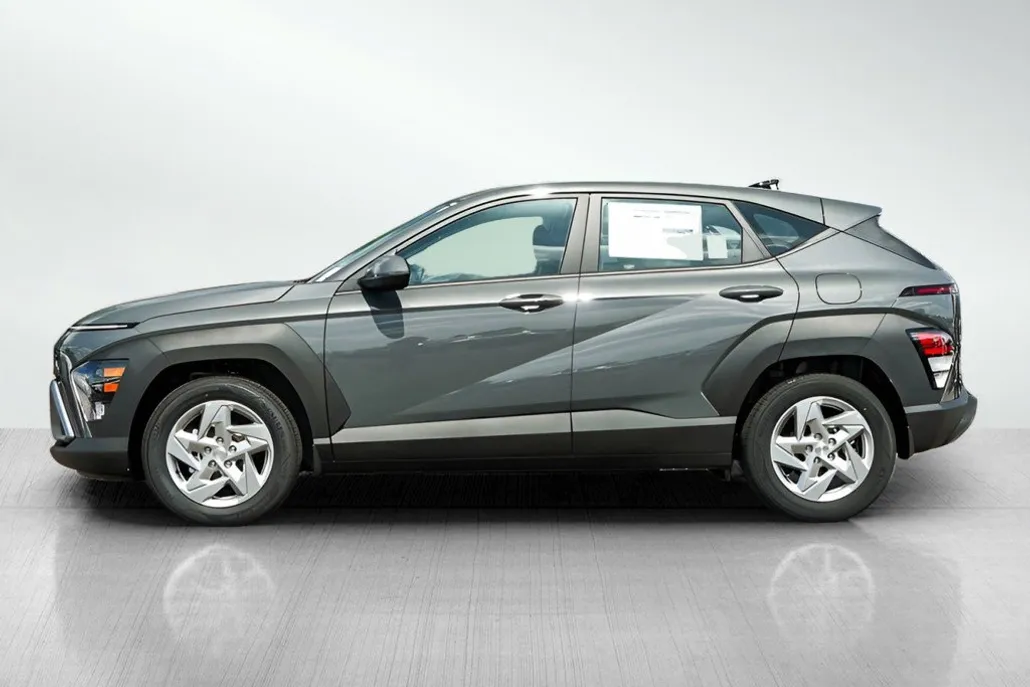 2026 Hyundai Kona SE photo 1