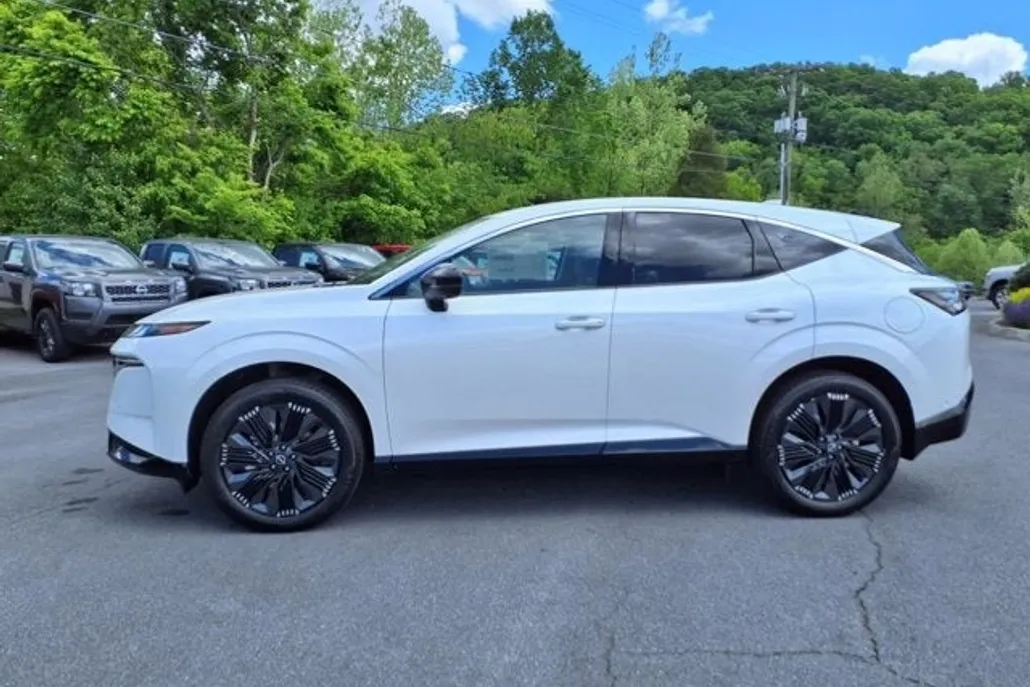 2025 Nissan Murano Platinum photo 1