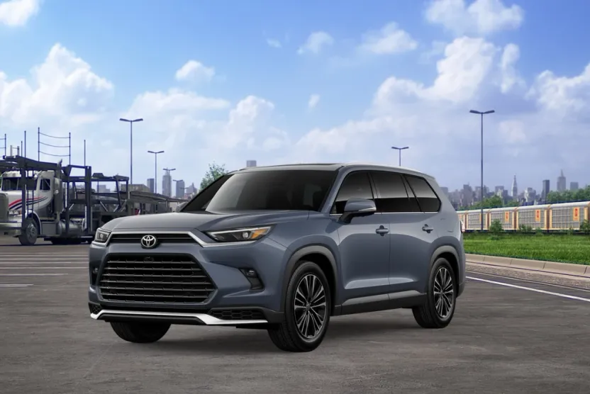 2026 Toyota Highlander Platinum Hybrid photo 1