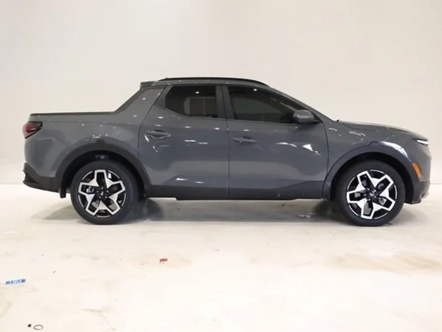 2022 Hyundai Santa Cruz Limited photo 1