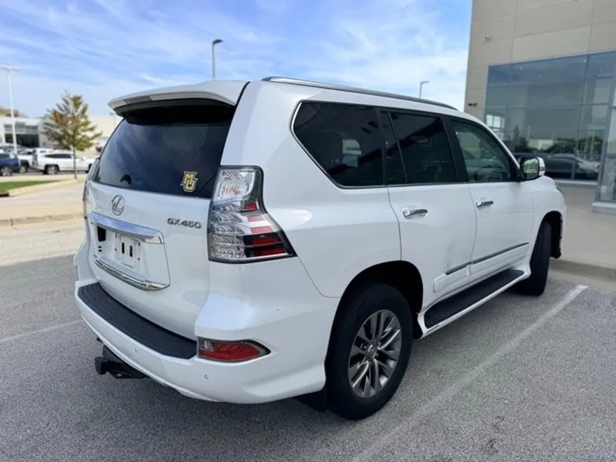 2016 Lexus GX 460 Luxury photo 1