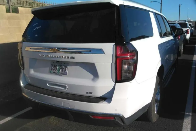 2023 Chevrolet Suburban LT photo 1
