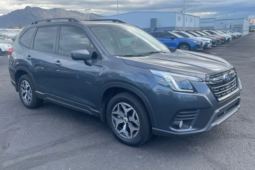 2022 Subaru Forester Premium photo 1